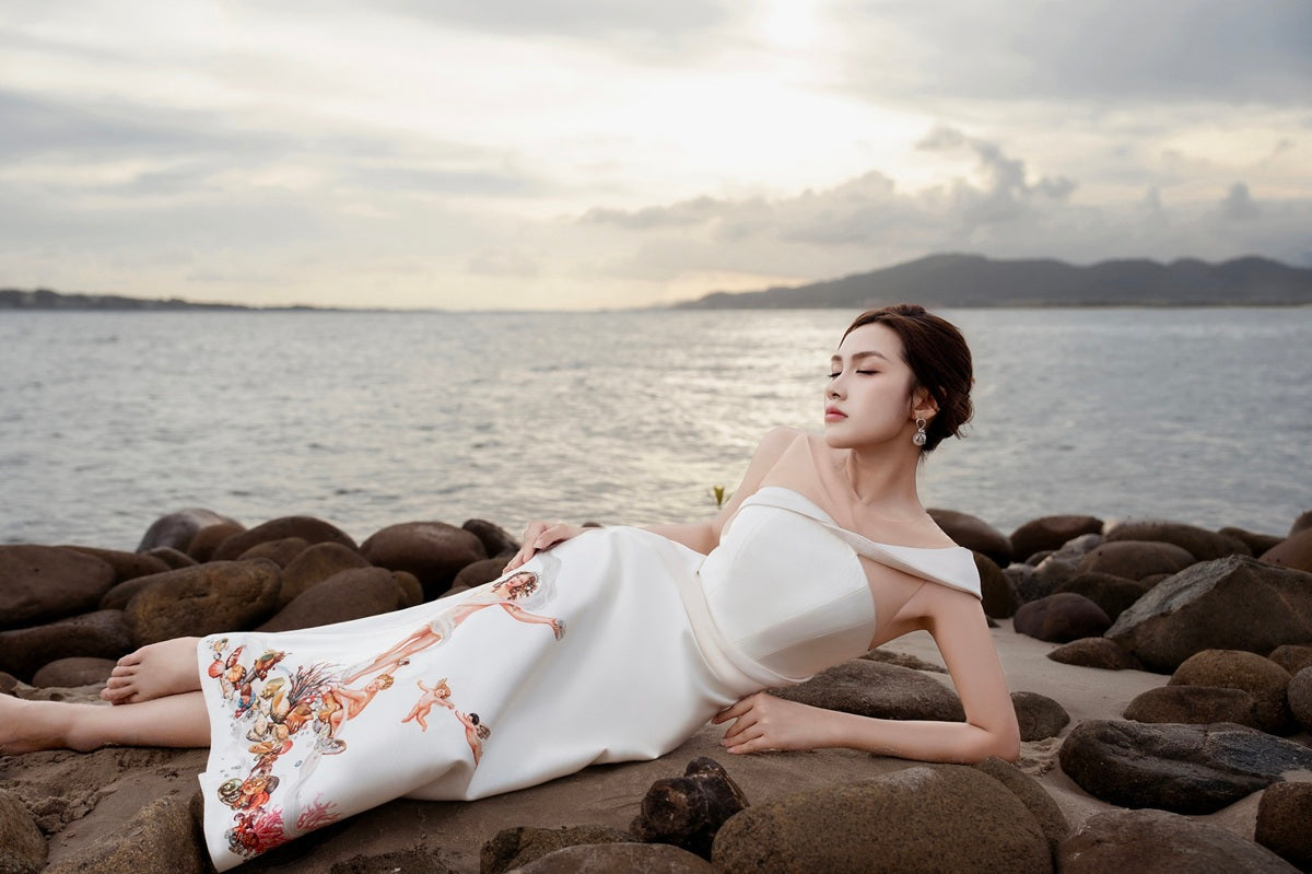 Beachwear for the Muse of DeTHEIA: 3 Must-Have Dresses for This Summer