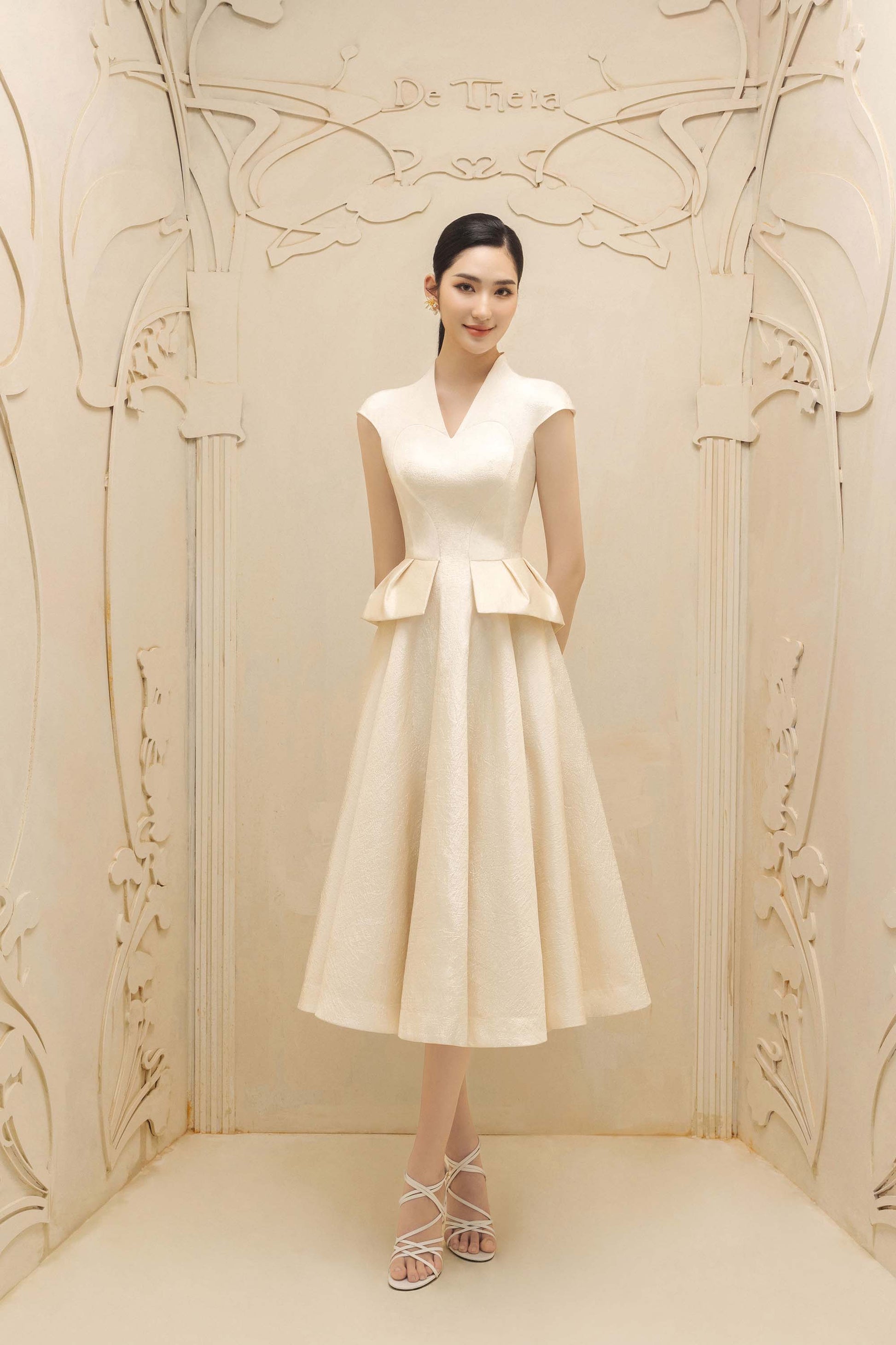 a line beige dress Women's Finley A-line Bell Sleeved Woven Cotton Midi Dress S/M/L/Customize Cream Beige MEAN BLVD Cream Beige / Customize