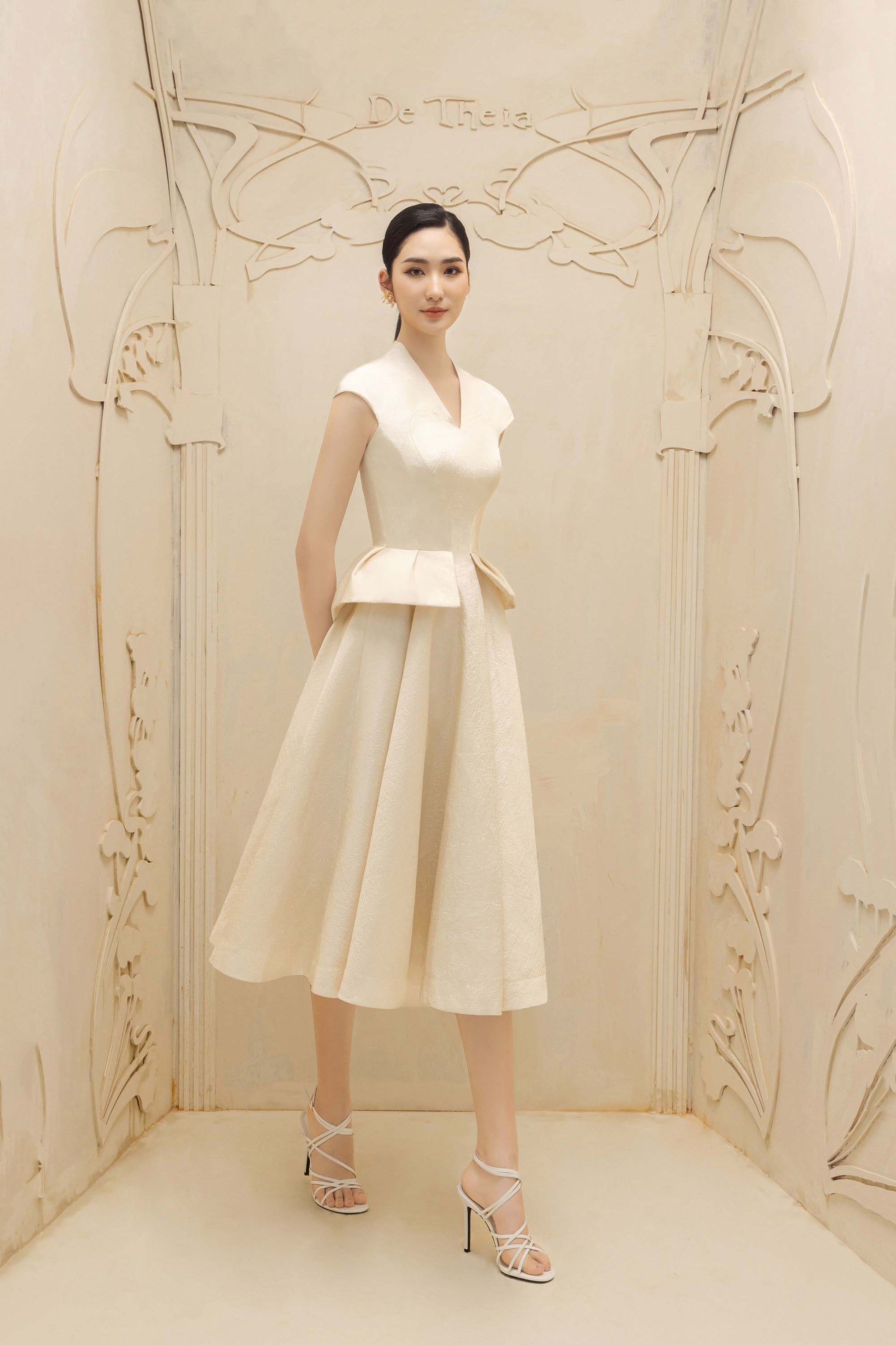 Blanche Beige A-Line Dress – DeTHEIA