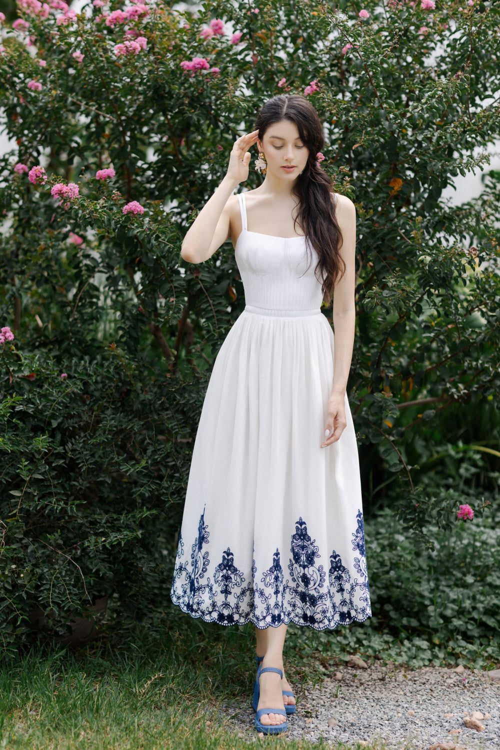 dam-samba-dam-di-bien-dam-dao-pho-dam-di-choi-Detheia (3)